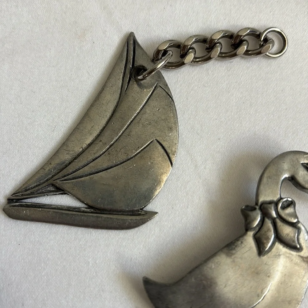 Vintage 1980s lot of signed pewter figures and pins - Picture 5 of 10